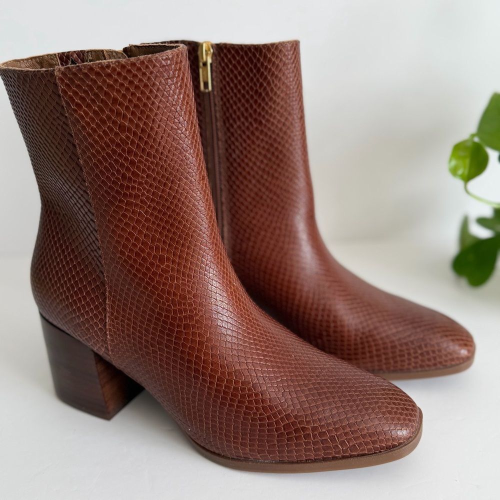 Baretraps Cognac Snake Embossed Leather Ankle Booties Size 9 Block Heel NWT